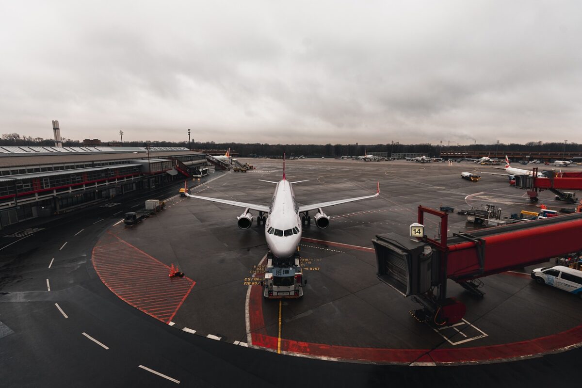 découvrez les meilleures pratiques en gestion aéroportuaire, incluant l'optimisation des opérations, la sécurité, et l'expérience passager pour assurer un fonctionnement efficace et moderne des aéroports.